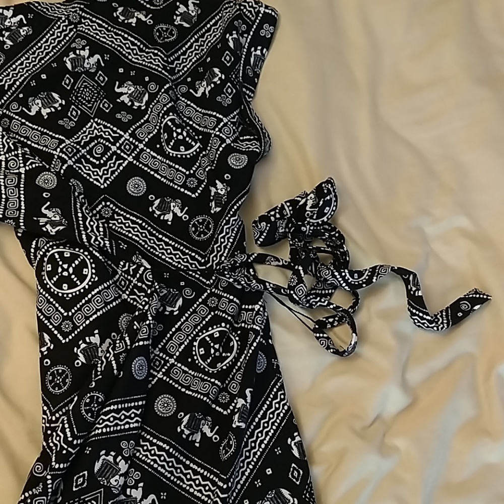 Dress - Picture 2 of 3